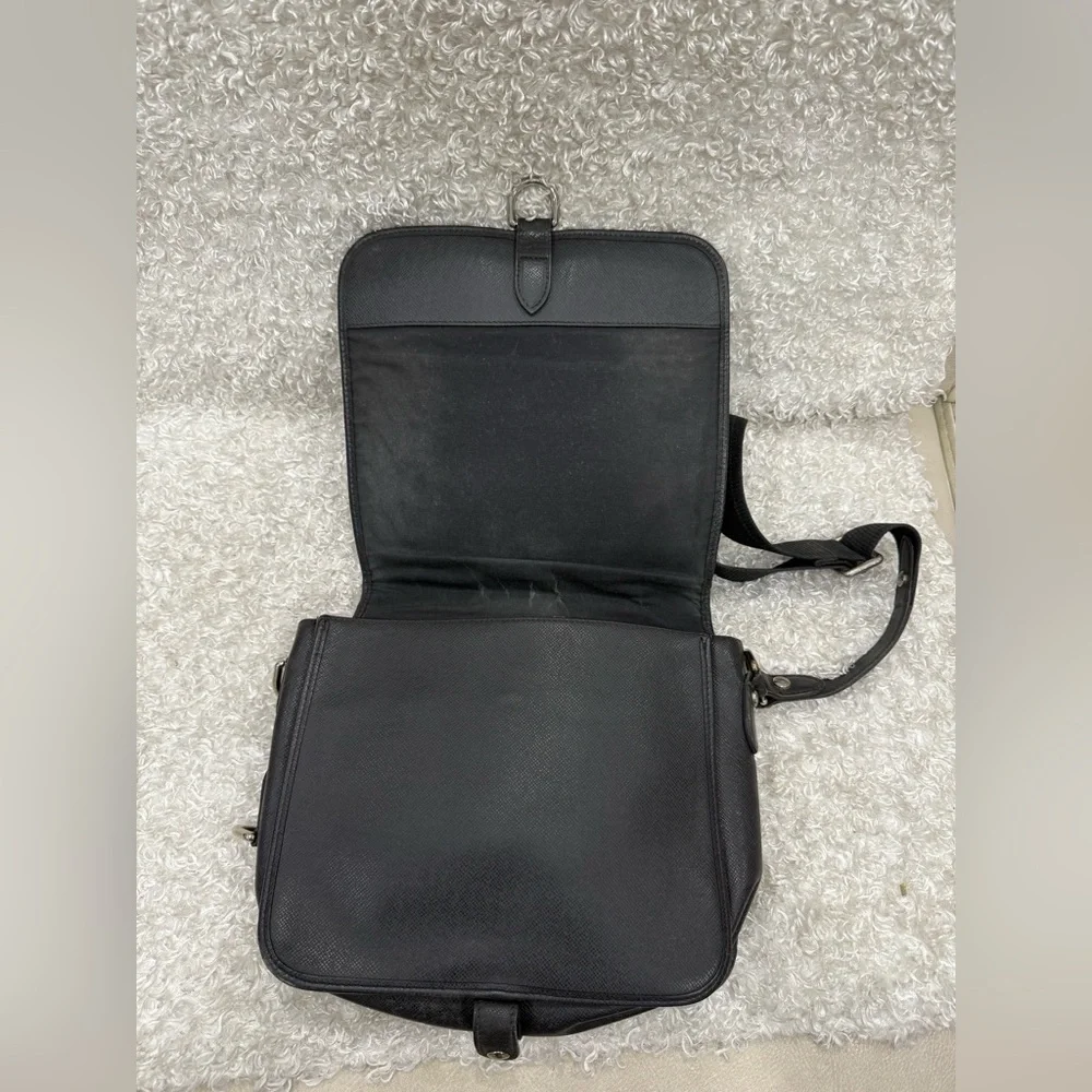 Louis Vuitton Andrei Taiga Messenger Bag